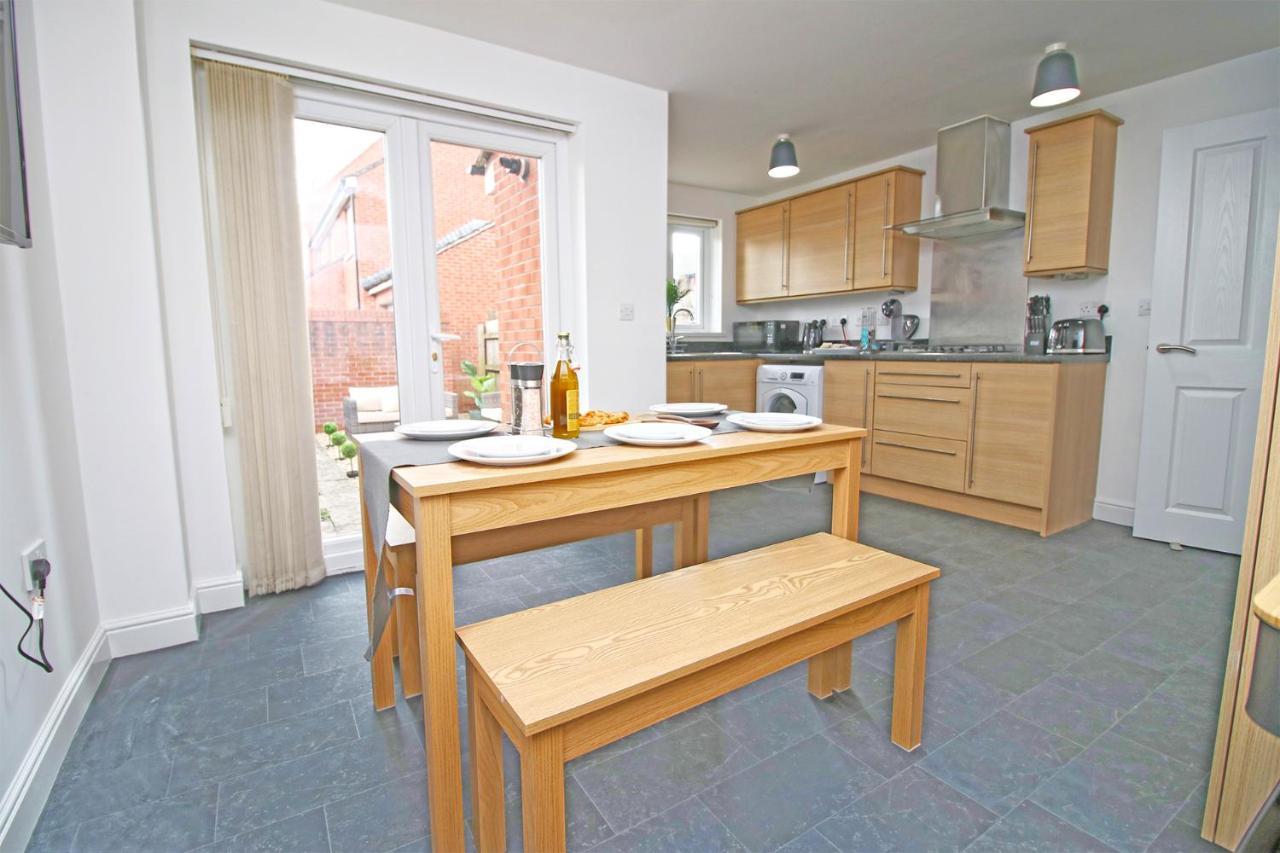 Dock House - 5 Bedroom House - Sleeps 7 Newport  Esterno foto